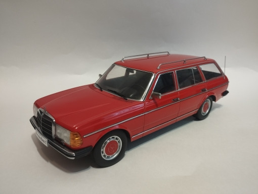 Mercedes-Benz 250T (W123) T-model (комиссия) KKDC180092(k111)