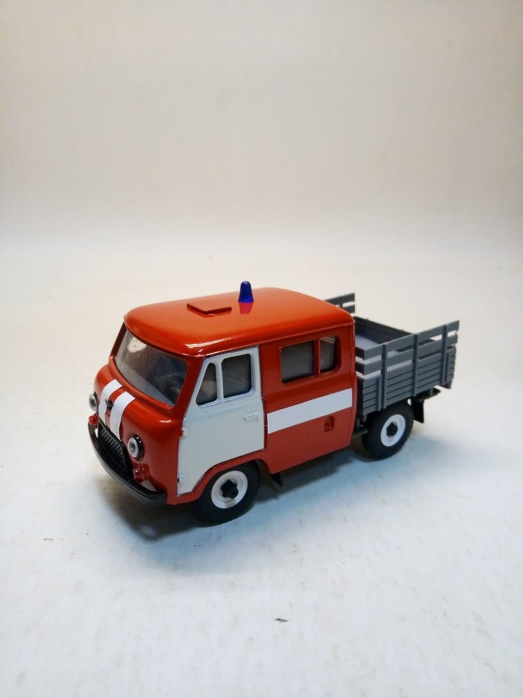 УАЗ-39094 &quot;Фермер&quot; пожарный (борт) (белая дверь) TTP023-9