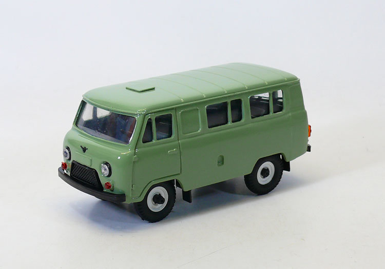 УАЗ-3962 (светло-зеленый) TT050-2