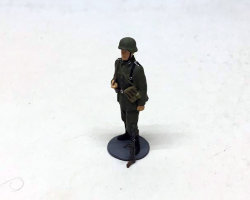 фигурка Немецкий солдат (автомат, каска)