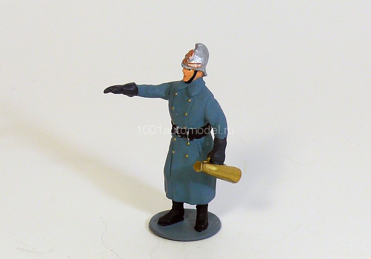 фигурка Пожарник (командир, с рупором, рука вперед) AU131-5