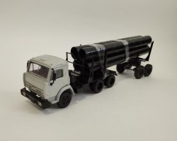 Камский грузовик-5410 с 2х-осным прицепом-роспуском (с трубами) (конверсия)