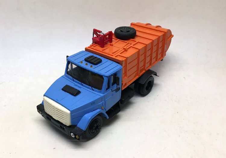 ЗиЛ-4331 мусоровоз (конверсия,комиссия) KOMP4331(k110)