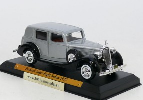 Packard Super Eight Sedan 1937