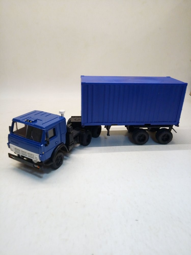 Камский грузовик-54112 контейнеровоз E54112kont