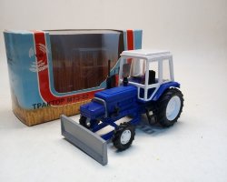 Трактор МТЗ-82 "Беларусь" с отвалом (синий)