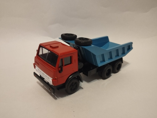 Камский грузовик-5511 самосвал с 2-мя запасками E5511-2zap
