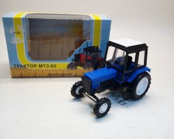Трактор МТЗ-82 "Беларусь" (синий/черный)
