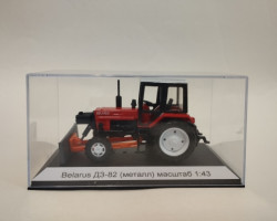 Трактор ДЗ-82 (МТЗ-82) -Беларусь- с передним отвалом в боксе
