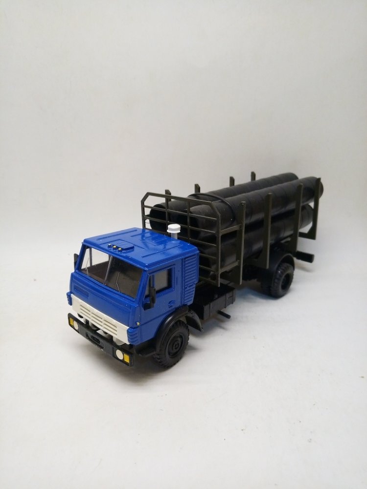 Камский грузовик-5325 трубовоз (с трубами) (конверсия) E5325trub-1(conv)