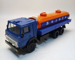 Камский грузовик-53212 "Молоко" цистерна