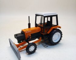 Трактор МТЗ-82 "Беларусь" с отвалом (оранжевый)