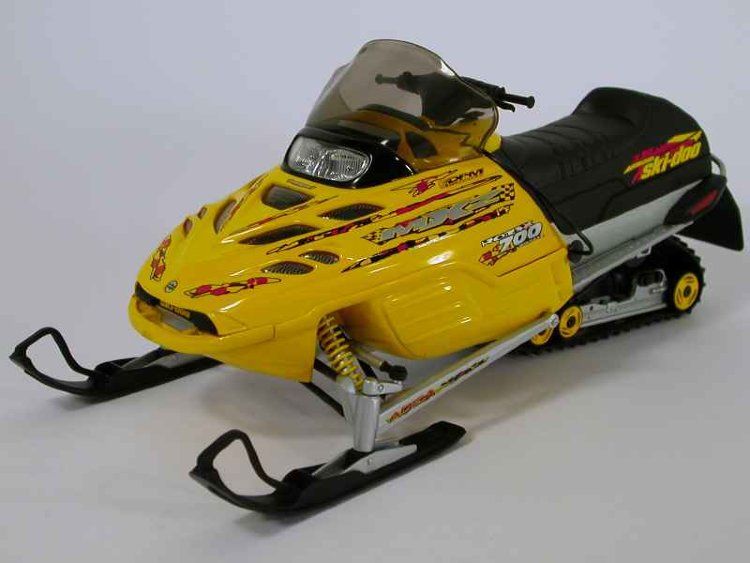 Snowmobille 2001 MXZ 700 -Ski-Doo-  79811