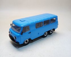 УАЗ-452К автобус трехосный 6х6 (голубой)