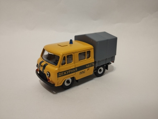 УАЗ-39094 &quot;Фермер&quot; -Дежурная часть -ППС- бортовой с тентом  TT067-12