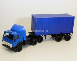 Камский грузовик-54112 контейнеровоз (с обтекателем)