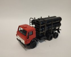 Камский грузовик-5320 трубовоз (с трубами) (конверсия)