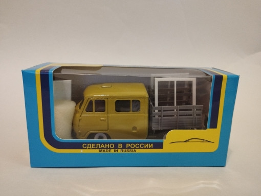 УАЗ-39094 &quot;Фермер&quot; бортовой (с окном) TT057-2