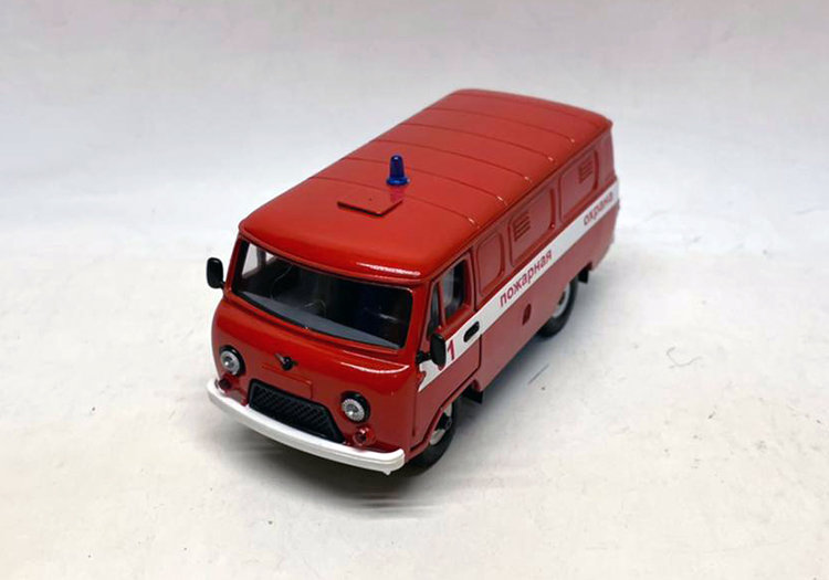 УАЗ-3741 пожарная охрана (белые бампера) TTP051-1