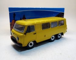УАЗ-452К автобус трехосный 6х6 (желтый)