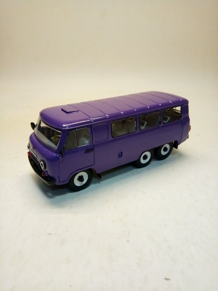 УАЗ-452К автобус трехосный 6х6 (фиолетовый) TTP013-10