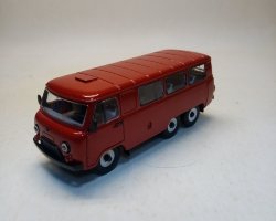 УАЗ-452К автобус трехосный 6х6 (темно-красный)