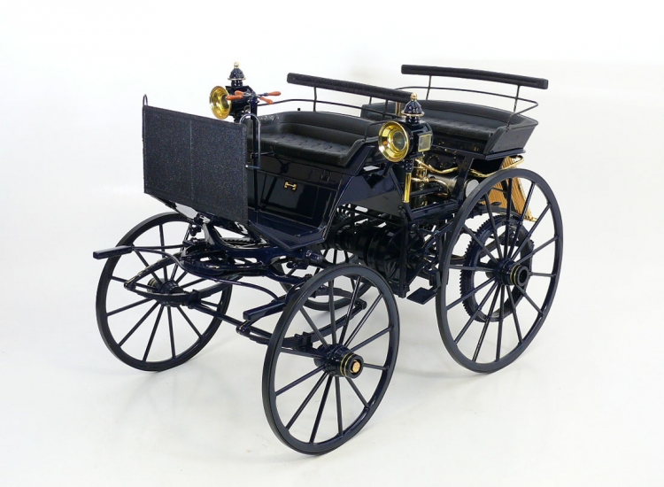 Daimler Motor Kutsche Производитель: Vanbo
  
Масштаб: 1:10

Артикул: B6 604 0094

Материал: металл
Комментарии: имеются дефекты