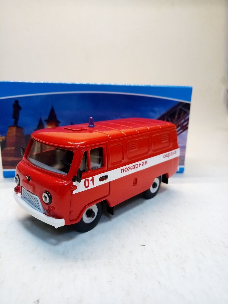 УАЗ-3741 пожарная охрана (белые бампера) TT031-2