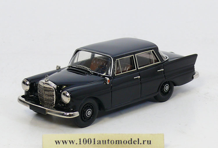 Mercedes 190 C 4-door Saloon &quot;Heckflosse&quot; 1961-1965 M43077-1