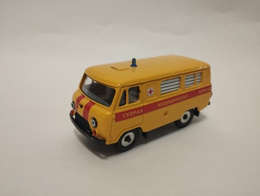 УАЗ-3962 Скорая помощь (желтая) TT054-8