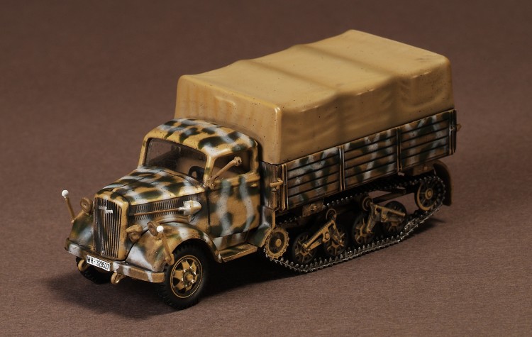 Sd.Kfz.3a Gleiskettenlastkraftwagen Maultier OPEL Blitz Russia, 1942 GERMANY 