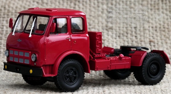 МАЗ-504А седельный тягач (красный) H761red