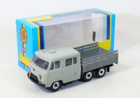 УАЗ-39094 "Фермер" бортовой (трехмостовый)