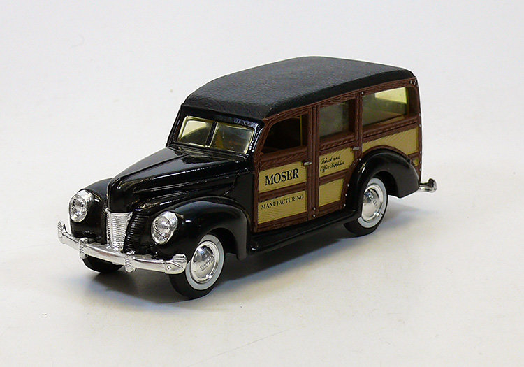 1940 Ford &quot;Woody&quot; Station Wagon (комиссия) ERTL2517(k106)