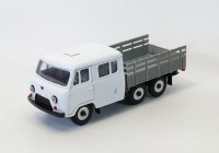УАЗ-39094 "Фермер" бортовой (трехмостовый)
