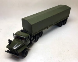 Уральский-44202 (полуприцеп с тентом) (хаки)