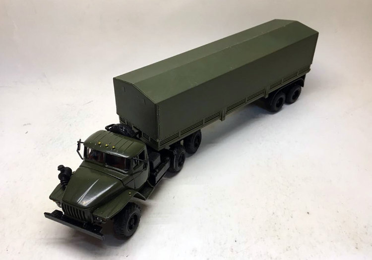 Уральский-44202 (полуприцеп с тентом) (хаки) E44202-8