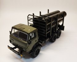 Камский грузовик-4310 трубовоз (с трубами) (конверсия)