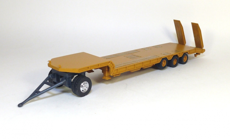 00010_bp2.jpg Pianale Cometto con gruppo di traino Производитель: Old CarsМасштаб: 1:43Артикул: 00010GМатериал: металл