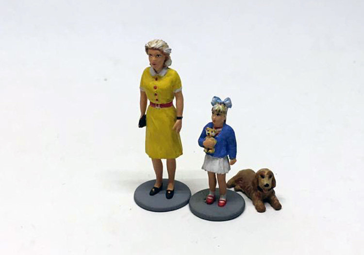 набор фигурок Мама с дочкой и собакой AU044-3