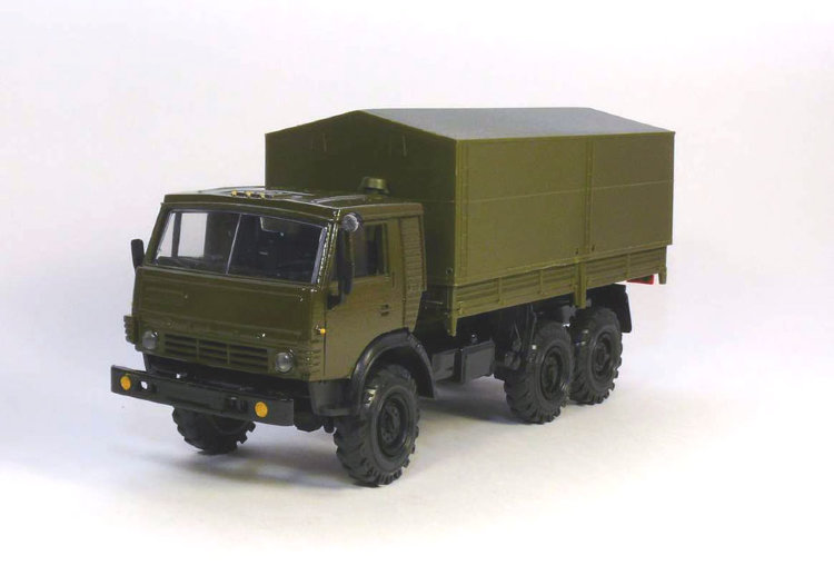 Камский грузовик-43101-010 с тентом E43101-010-4